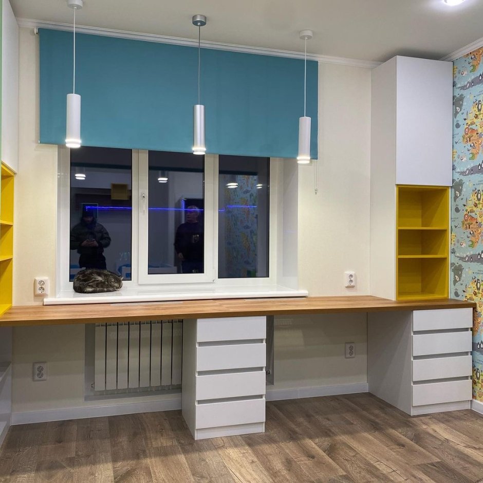 Интерьер рабочее место у окна