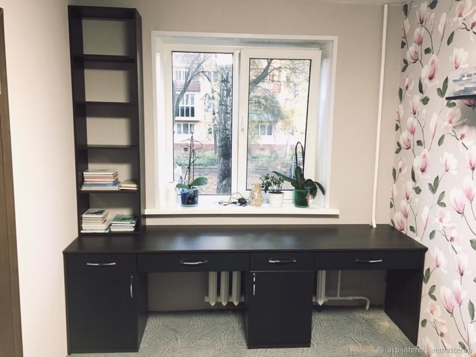 Комната 8м2 для мальчика письменный стол у окна икея