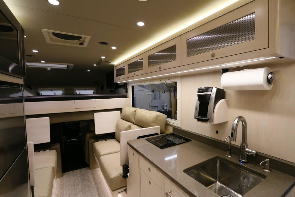 Кемпер Futuria (Motorhome)