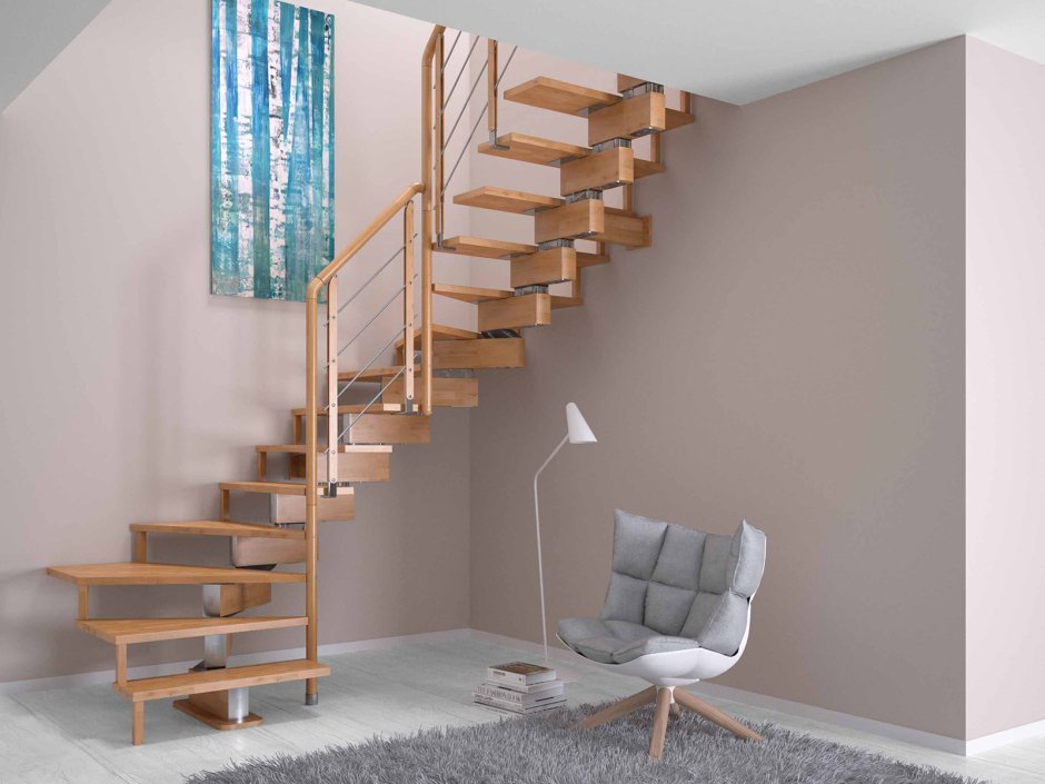 Лестница на второй этаж в таунхаусе