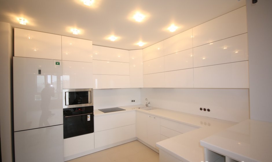 Желтые кухни