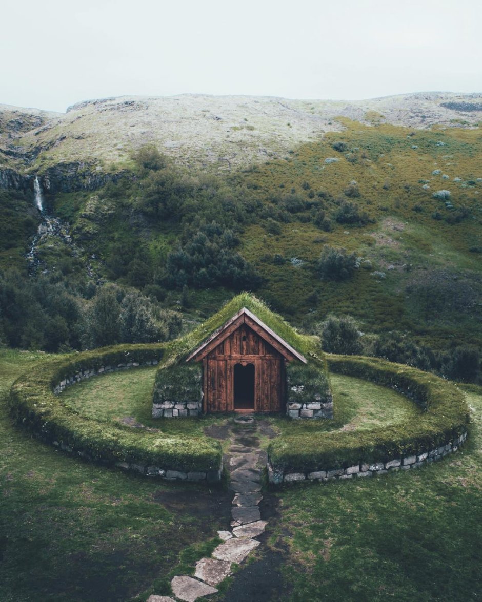 Одинокий домик