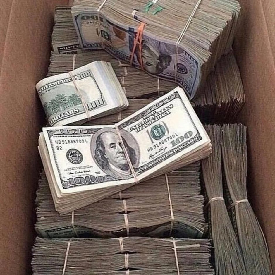 Пачка долларов