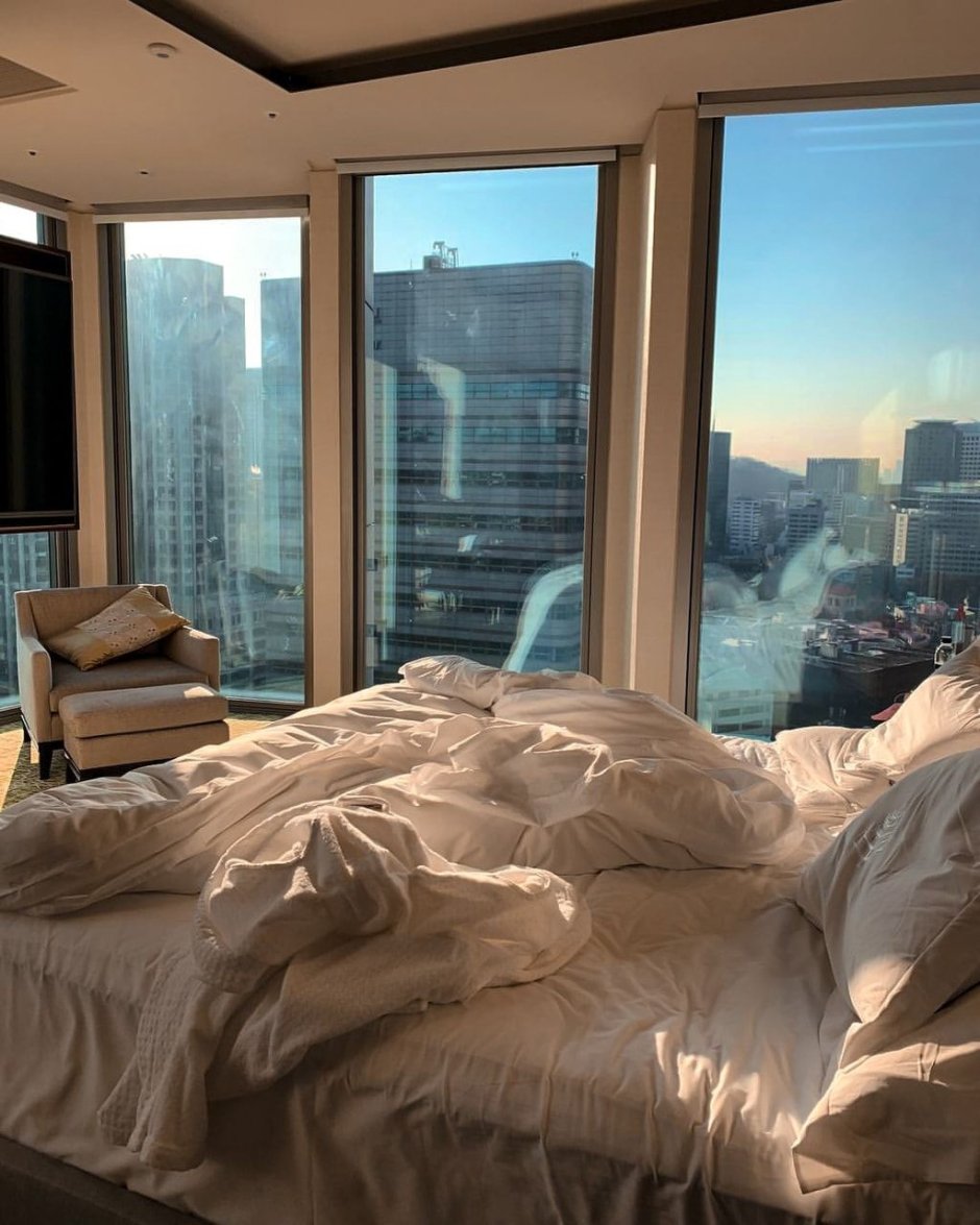 Спальня с красивым видом