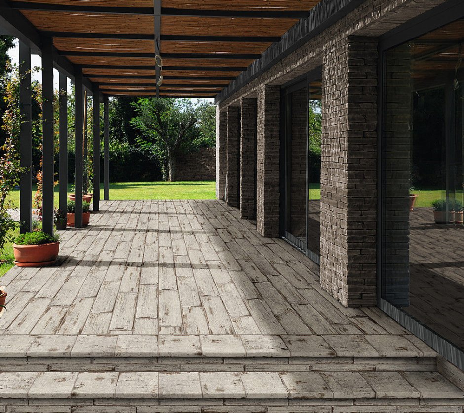 Отделка крыльца террасной доской