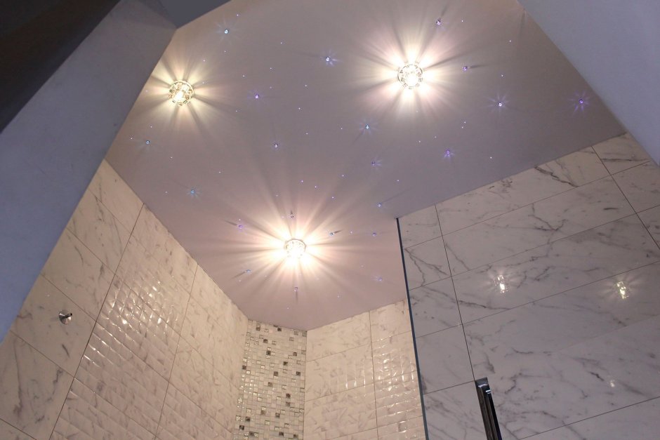 Потолок звездное небо в ванной