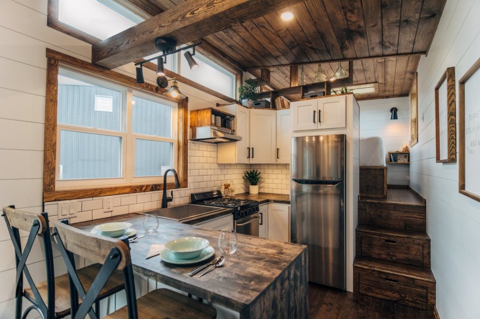 .Tiny House в стиле барнхаус