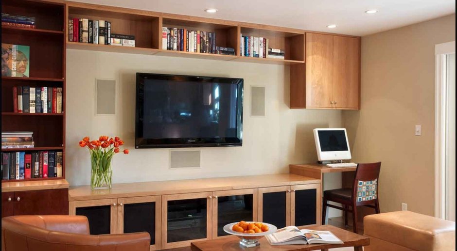 Компьютерный уголок в гостиной