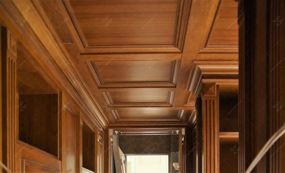 Плинтус деревянный на кессонный потолок
