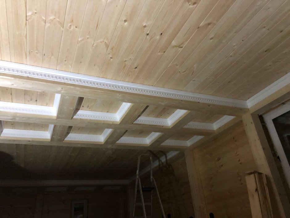 Монтаж кессонного потолка из дерева