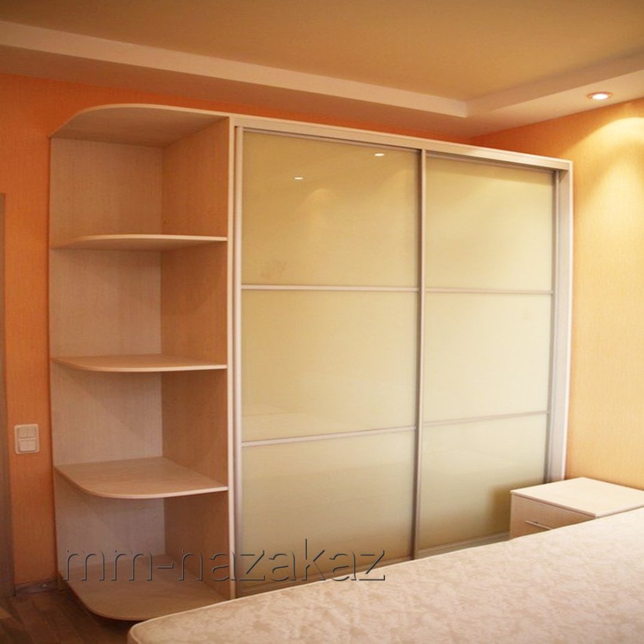 Шкаф с радиусными полками