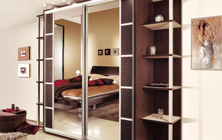 Шкаф купе угловой с боковыми полками