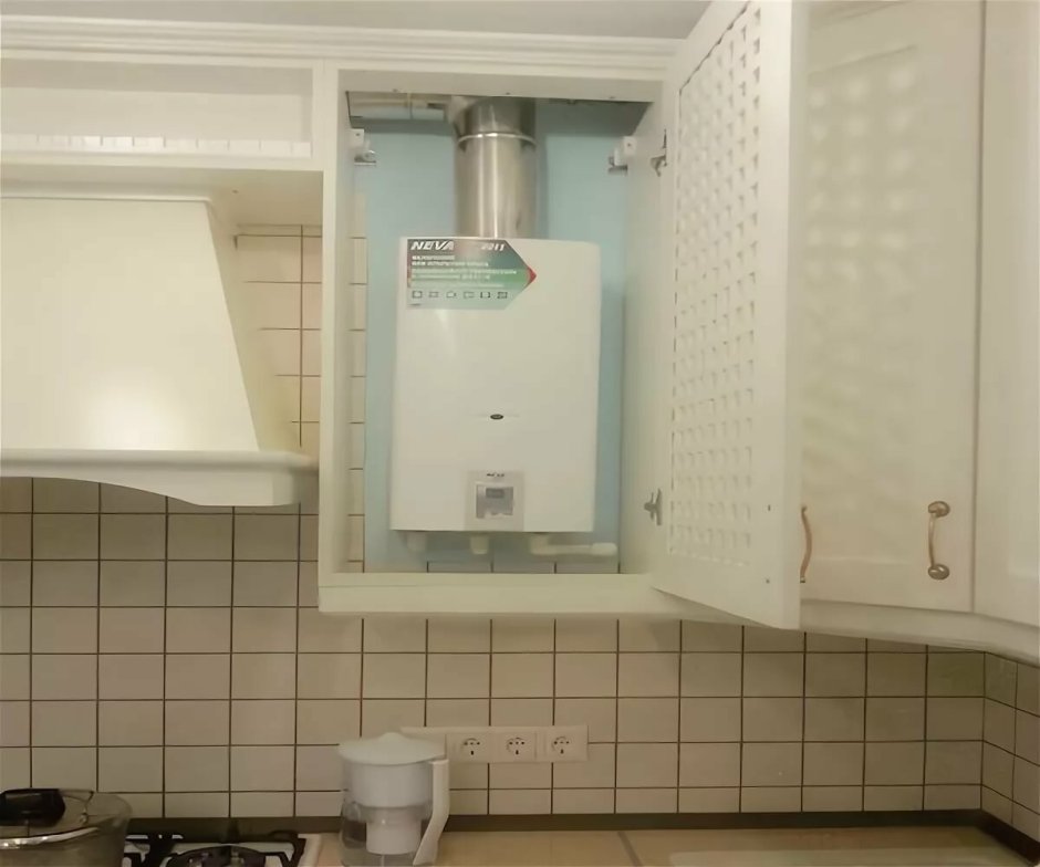 Газовая колонка в шкафу