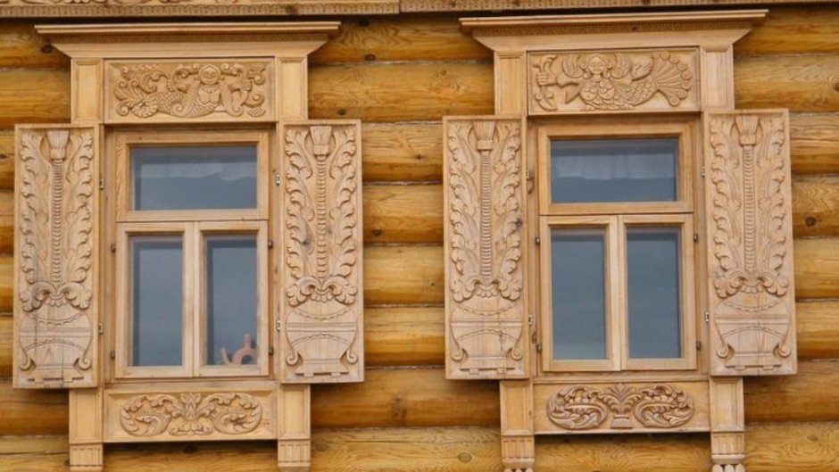 Резные ставни на окна