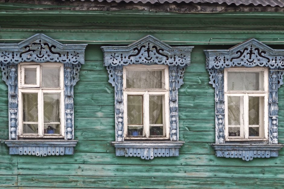 Окно с цветами