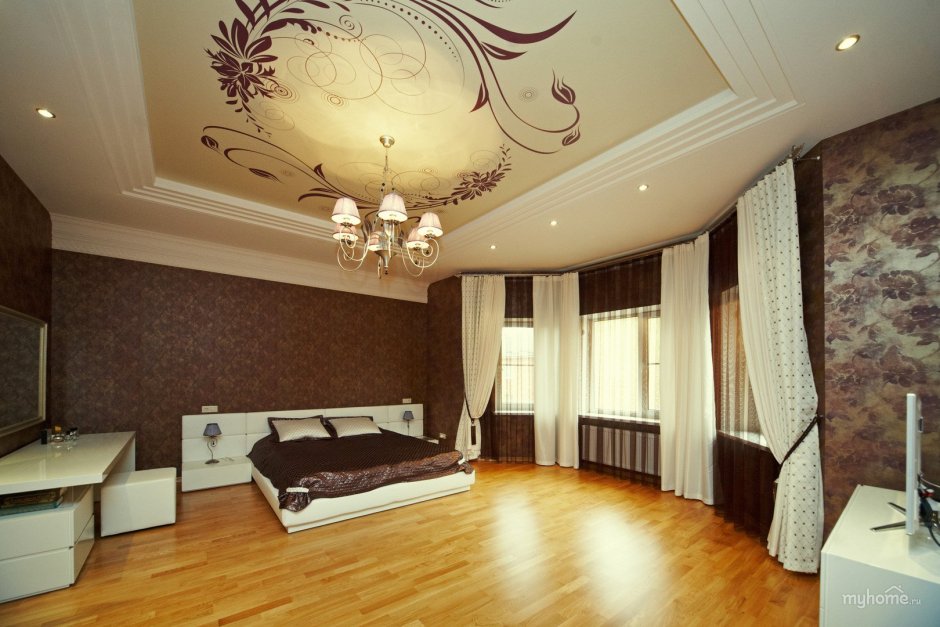 Натяжной потолок коричневый с белым спальня