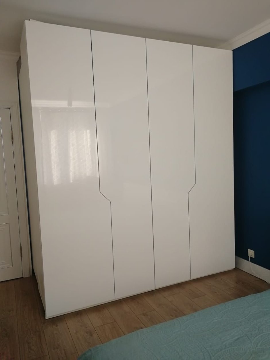 Стильный шкаф в прихожую
