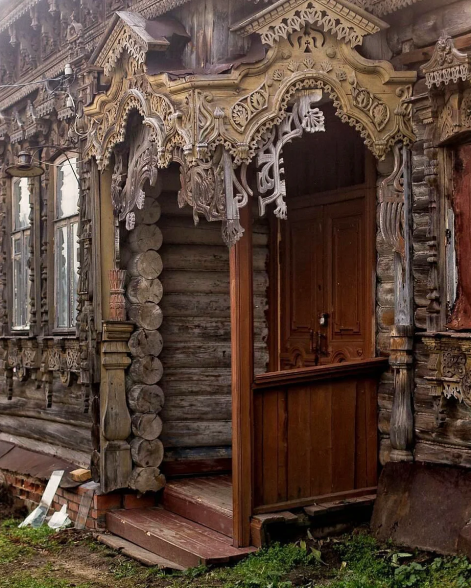 Резной расписной Терем