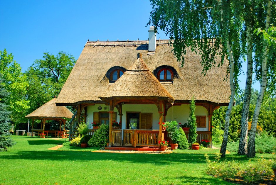 Вилла с соломенной крышей