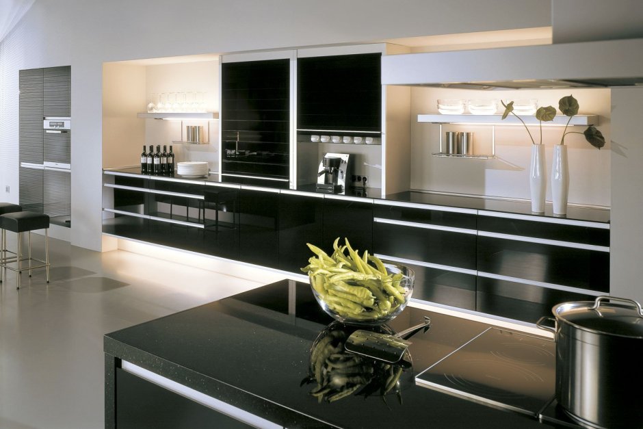 Кухонный гарнитур со стеклянными фасадами