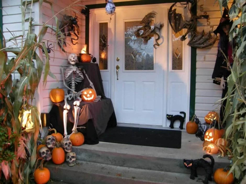 House Halloween сбоку