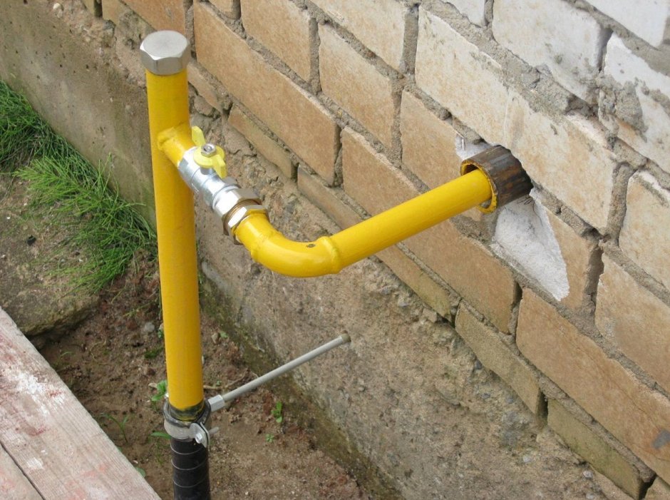 Газовый кран на кухне