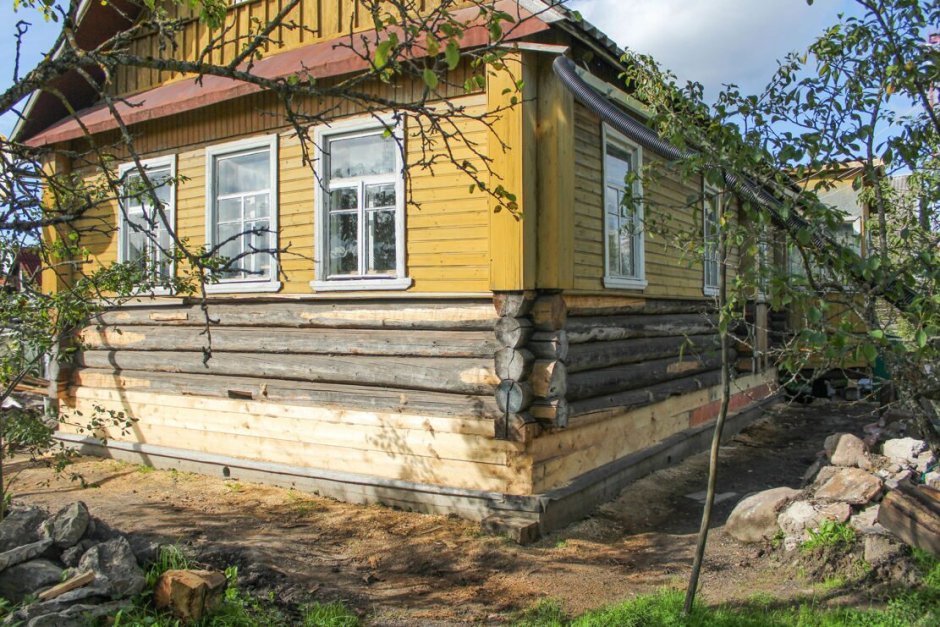 Фундамент деревенского дома