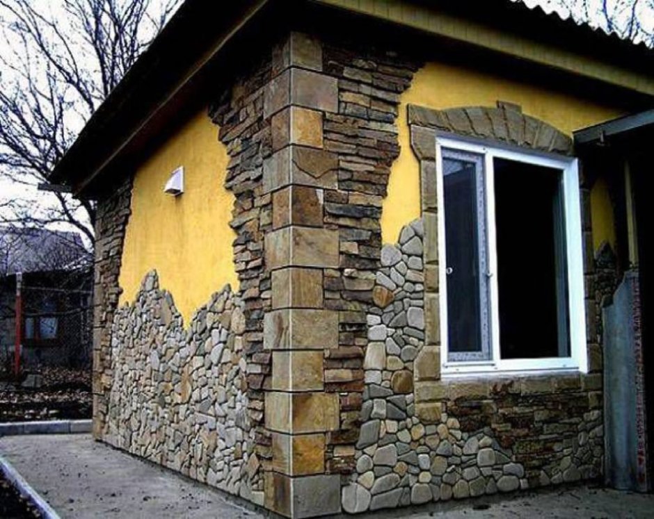 Фасады домов из кирпича и камня
