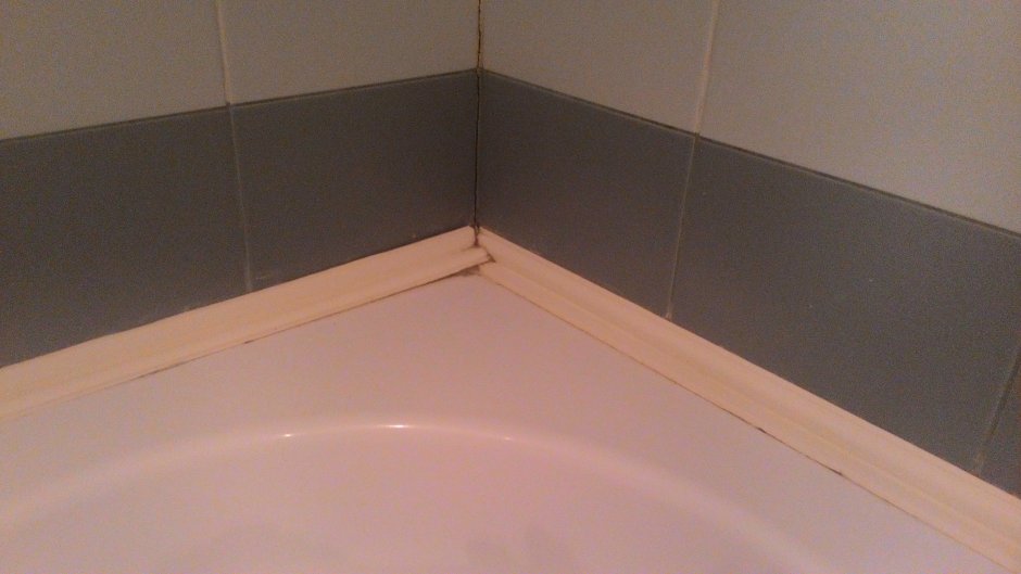 Стыки в ванной между стеной и ванной