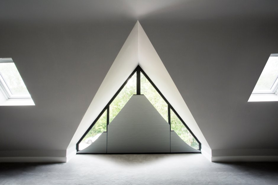 Треугольные мансардные окна