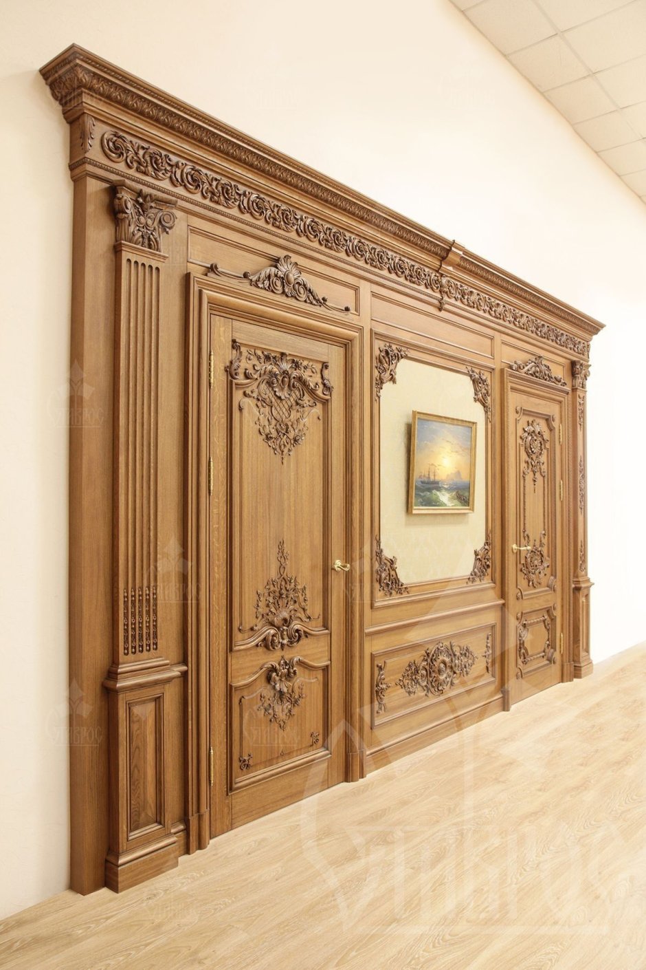 Резные двери из дерева