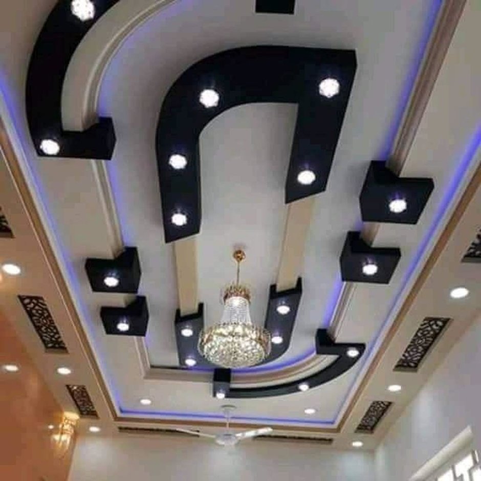 Классические фигурные потолки