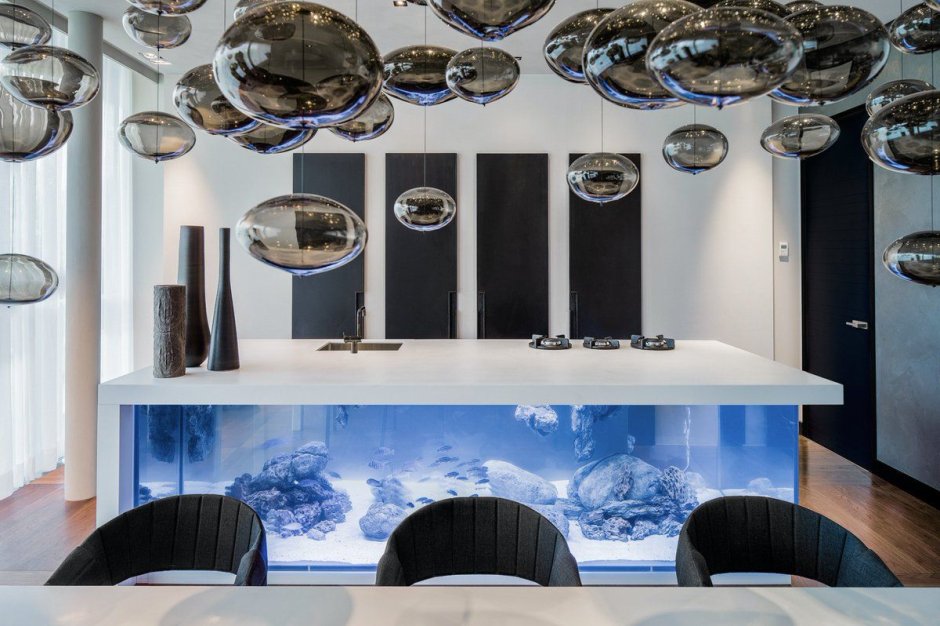 Аквариум встроенный в шкаф