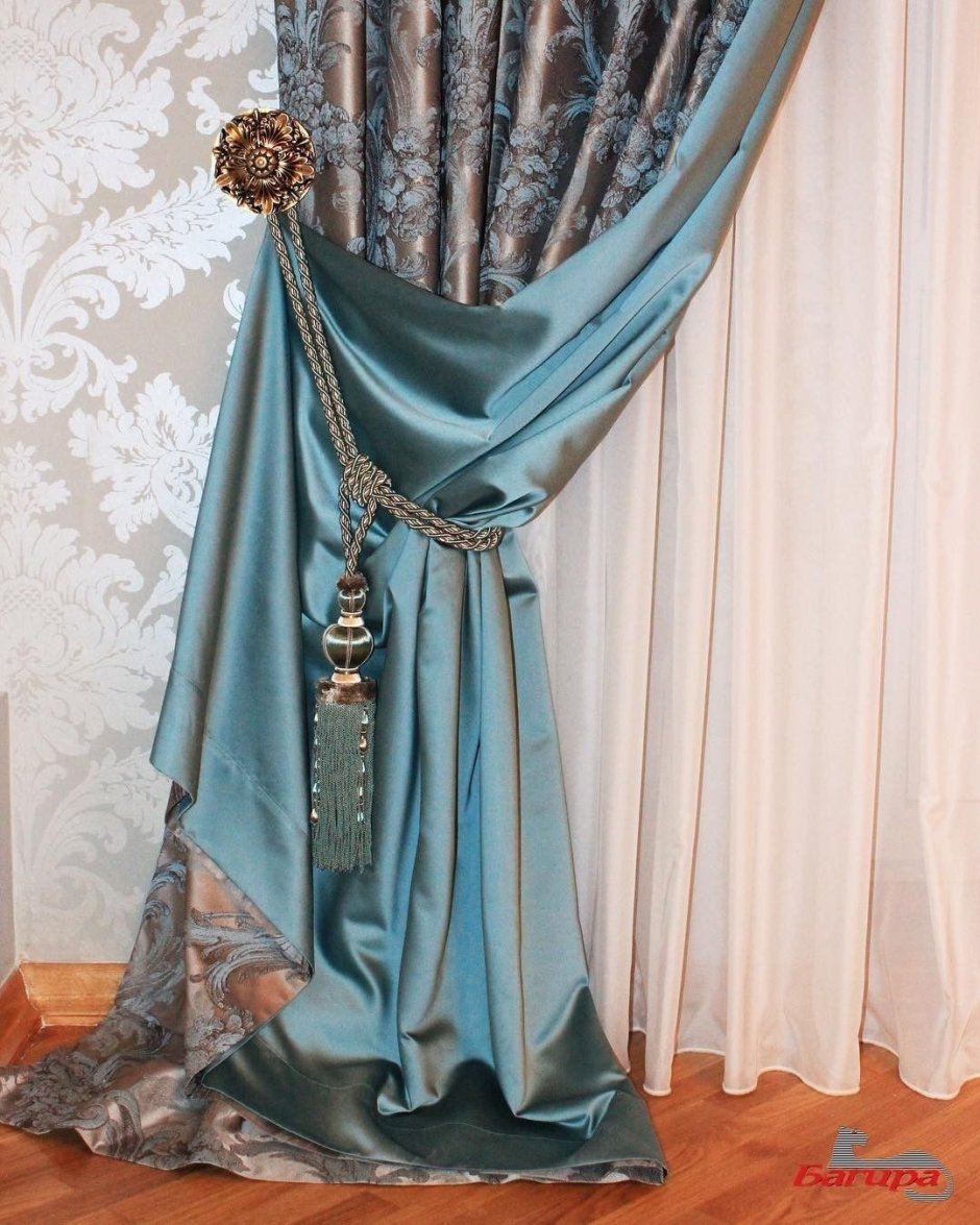 Бархатные шторы с кисточками