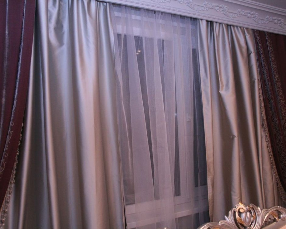 Атласные шторы для спальни