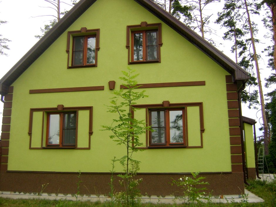 Фисташковый цвет фасада дома