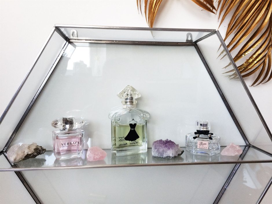 Стеклянные полки с подсветкой