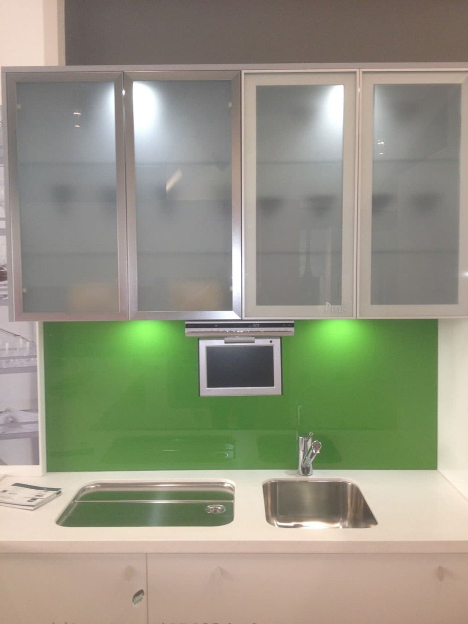 Фасады с матовым стеклом для кухни