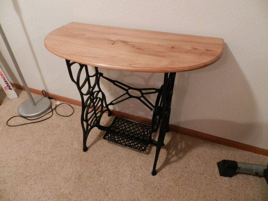 Кофейный столик из швейной машинки