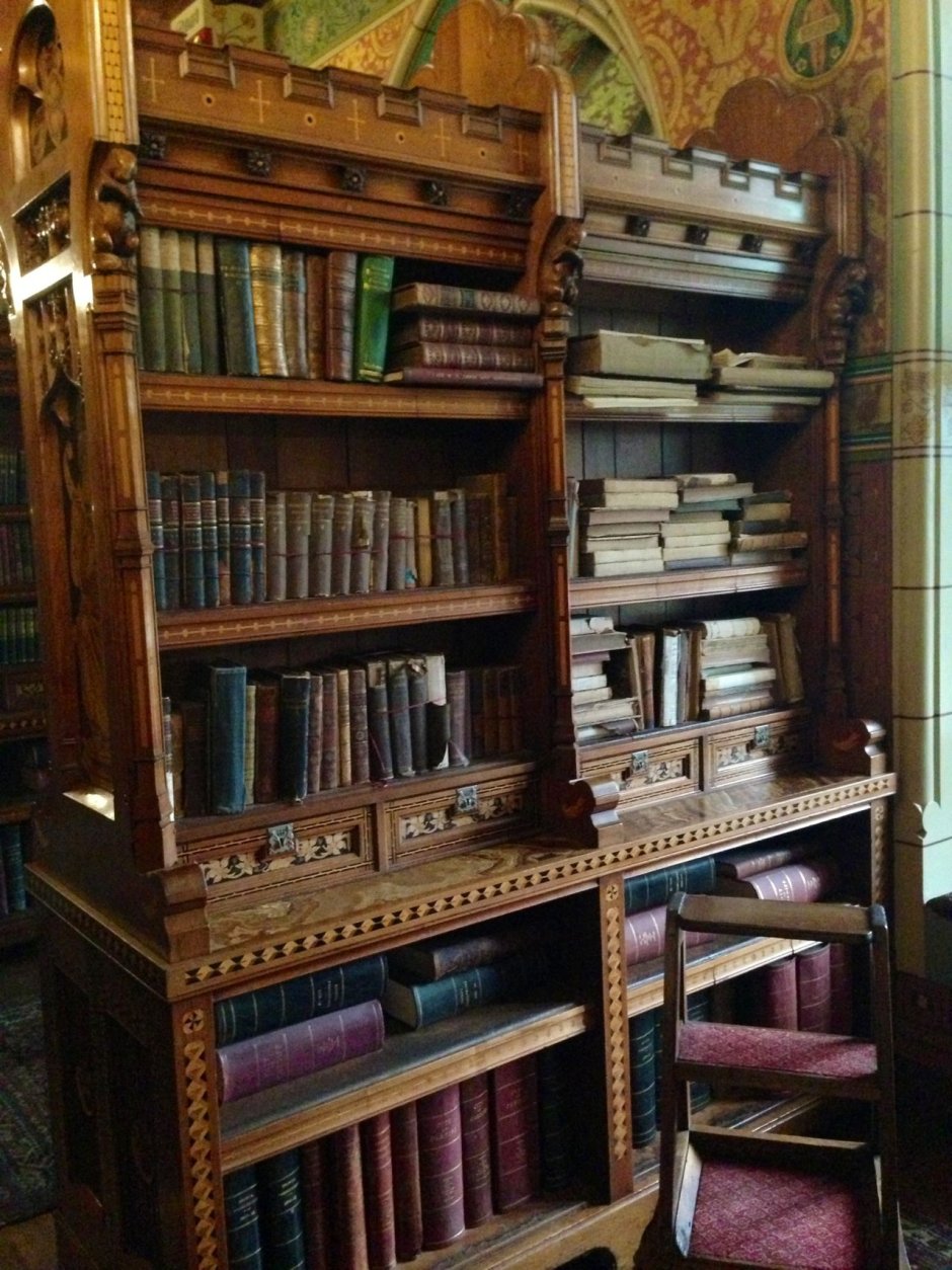 Книжные полки под старину
