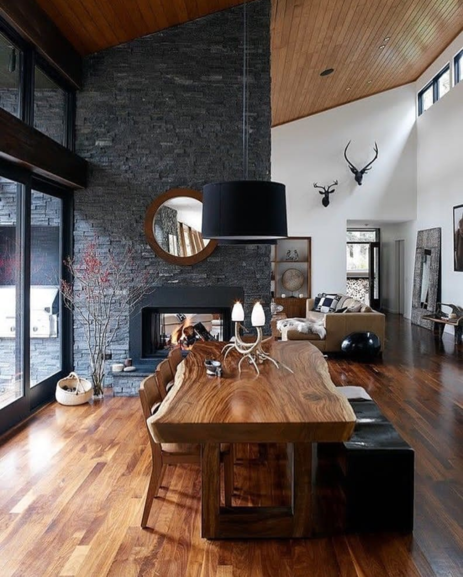 Дерево в интерьере дома