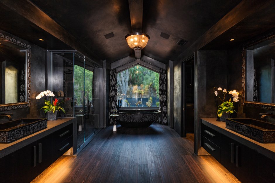 Интерьер дома в темных тонах