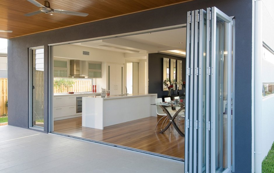 Glass Doors фронтально