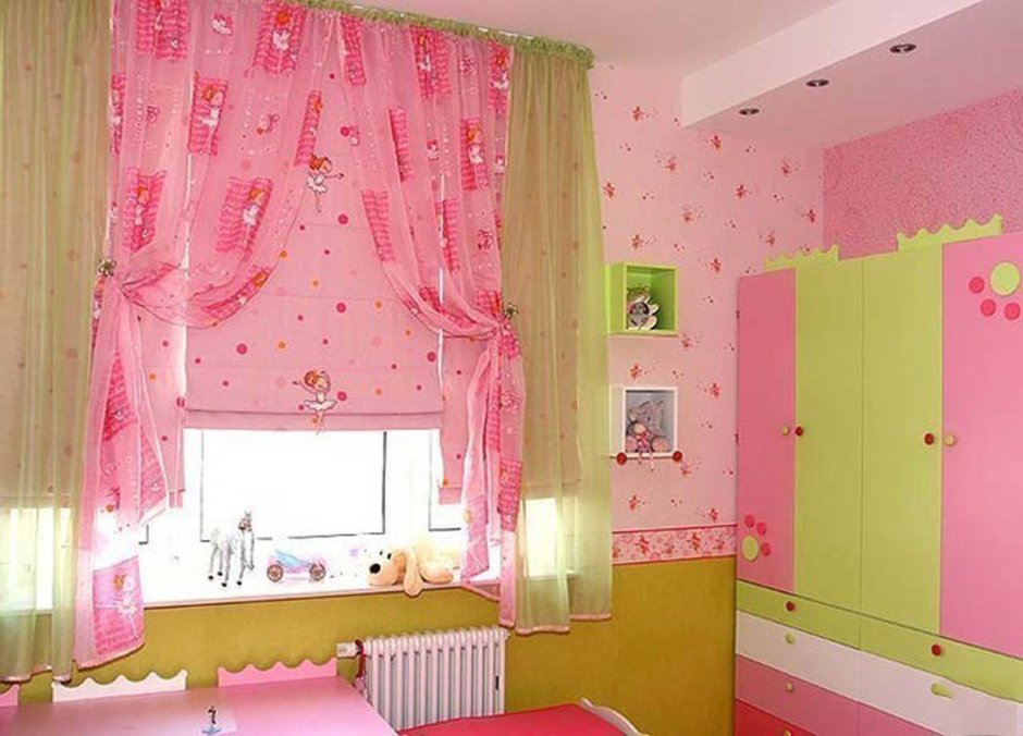 Розовые шторы в детскую