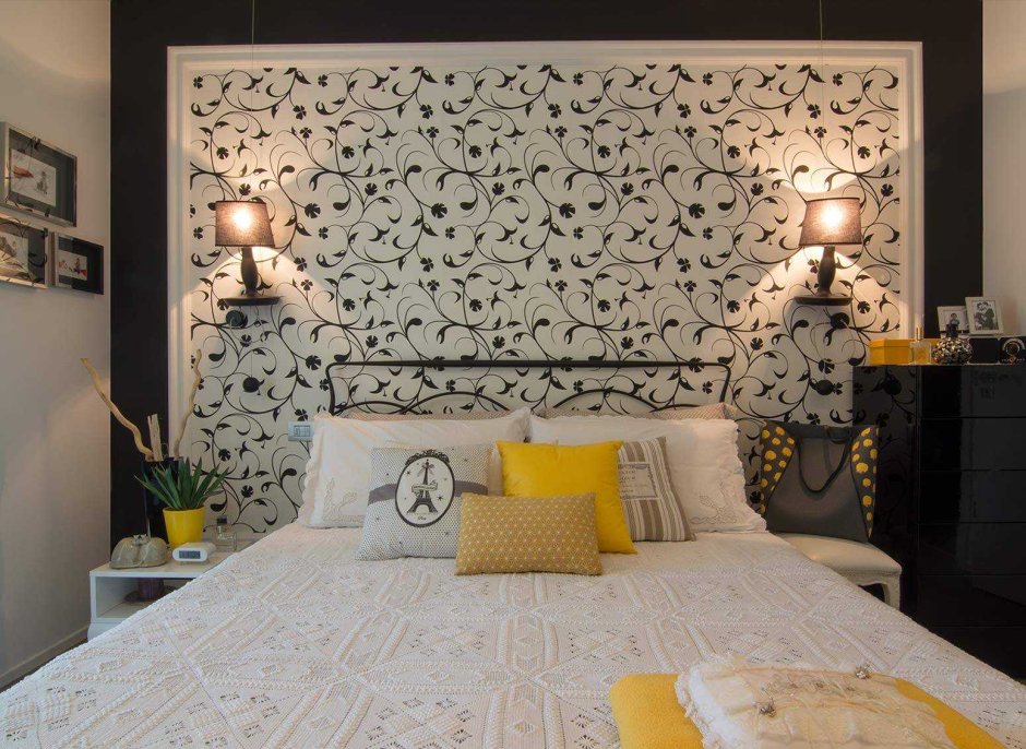Дизайнерское панно над кроватью