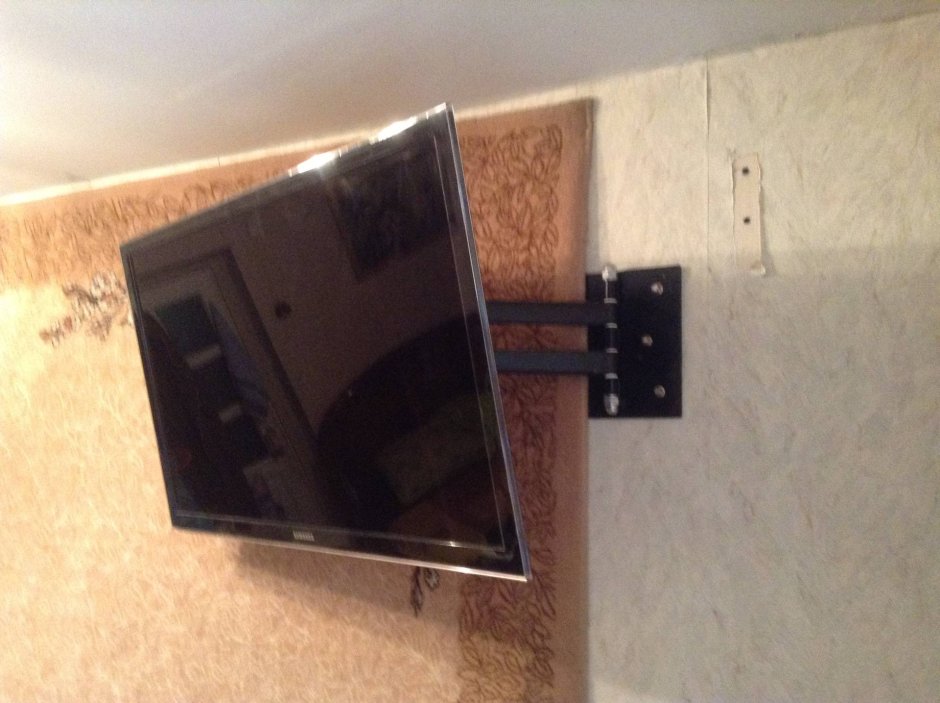 Самодельный крепеж для телевизора на стену
