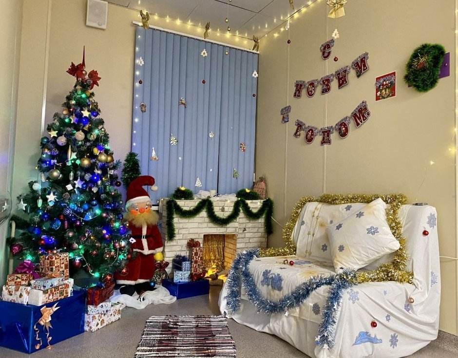 Детская комната украшенная к новому году