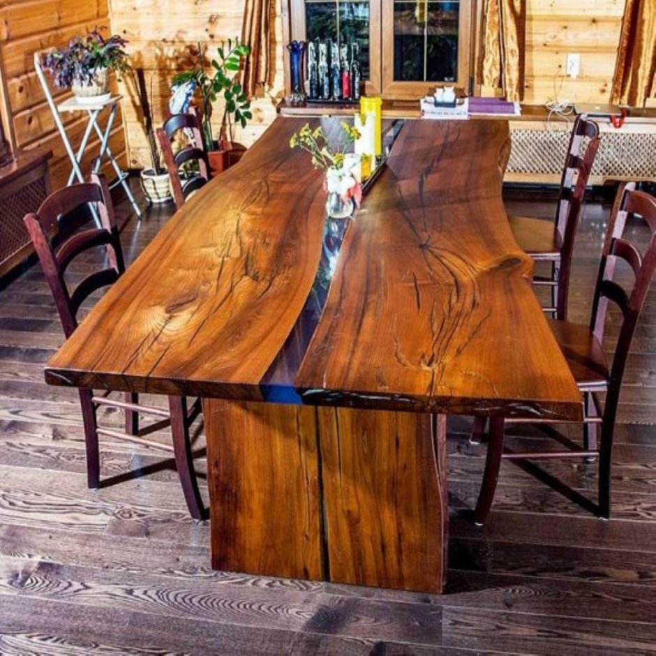 Необычные столы из дерева