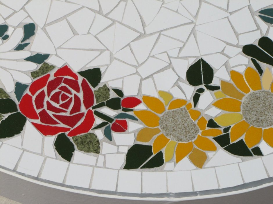 Цветы из плиточной мозаики