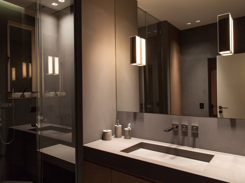 Зеркало в ванной в современном стиле
